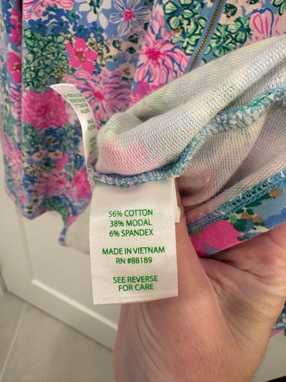 Lilly Pulitzer Melena UPF 50+ Quarter Zip Popover in Multi Lil Soirée All Day L - Picture 8 of 13